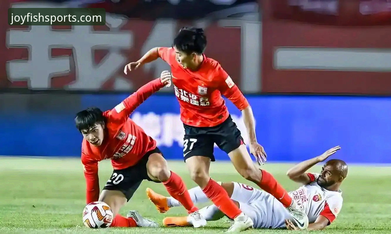 2024年乐鱼体育最新版本对比 5个关键转折点:青岛海牛3-1终结13年魔咒,上海海港陷入降级危机